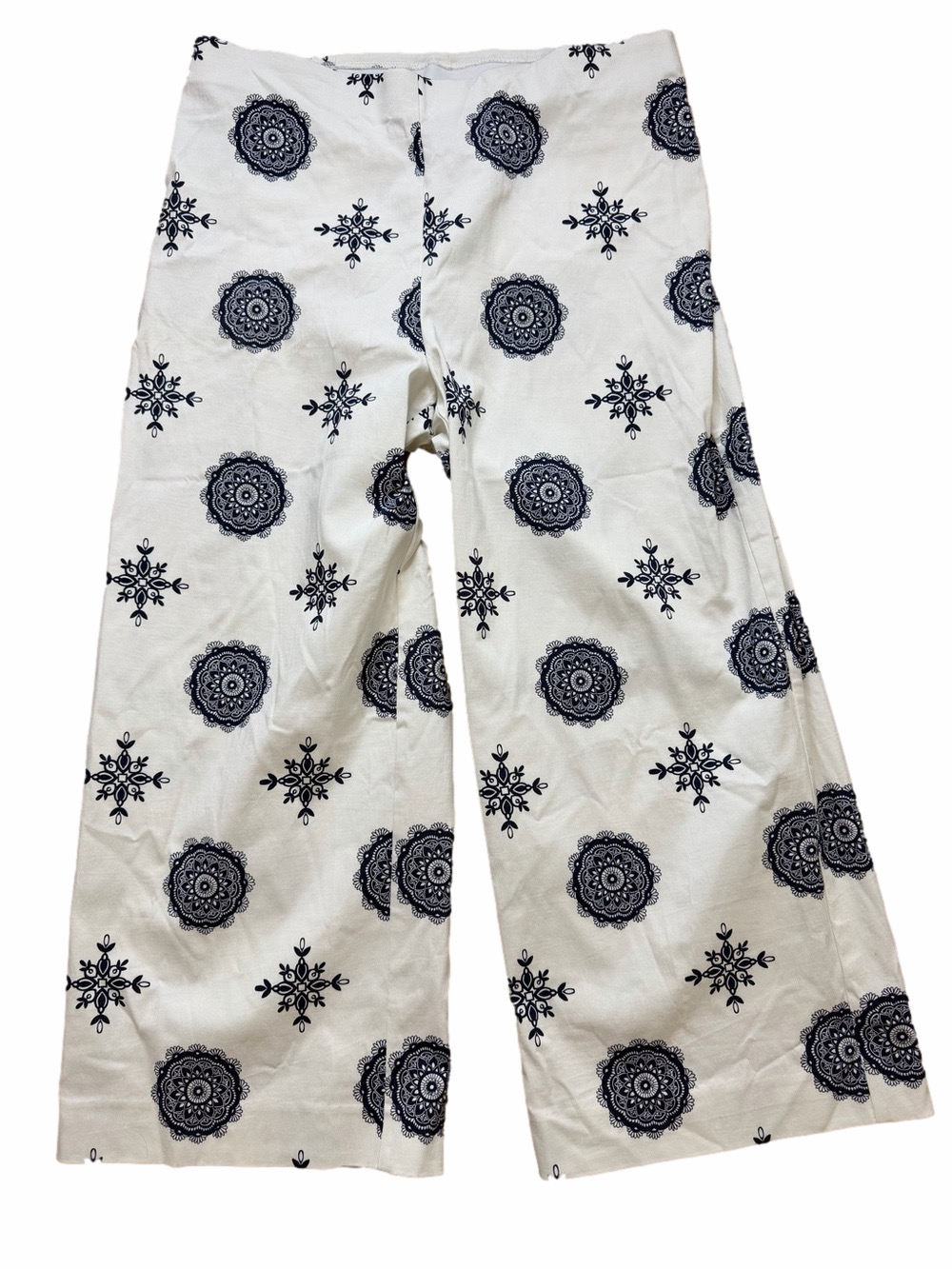 NWT Chico’s Crisp Emblem Hollywood Waist Wide Crop Pattern Size 1.5 (Medium)